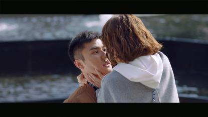 一个天天不开心的女孩为了了一个人()一笑？游戏画面