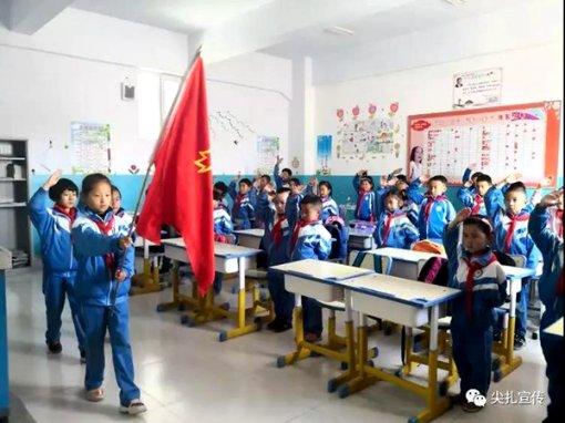 这钱赚得真窝囊！郑建辉怒推丁伟，太伤自尊，难怪巩大师不出山